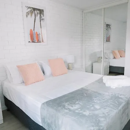 Surfers Paradise- Meters From The Beach! Gold Coast Exterior photo
