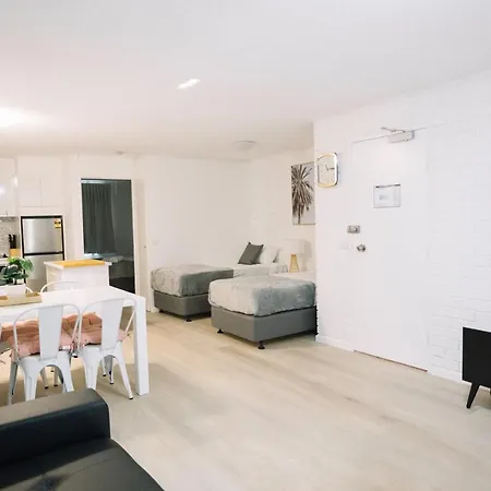 Surfers Paradise- Meters From The Beach! Gold Coast Exterior photo