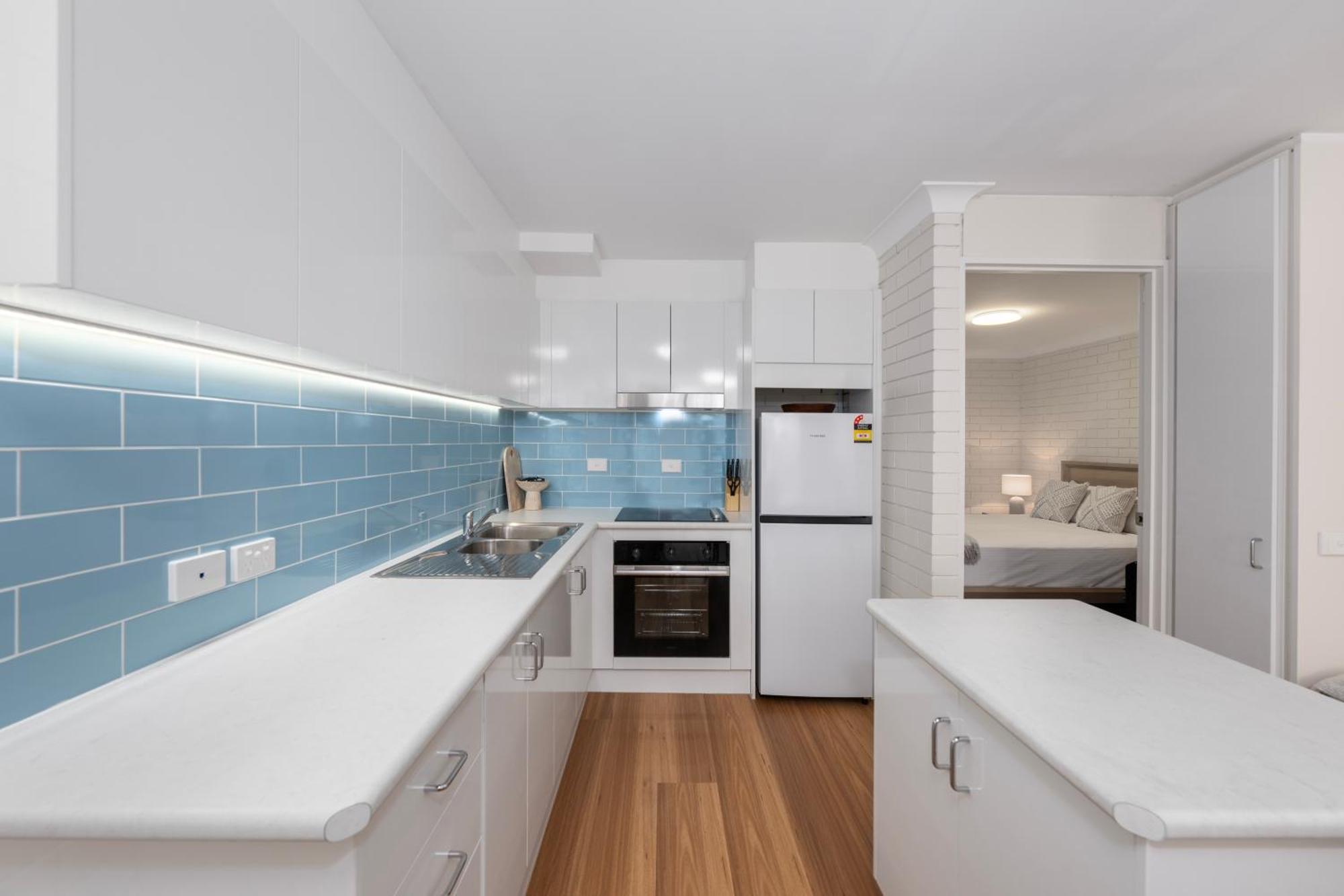 Surfers Paradise- Meters From The Beach! Apartment
