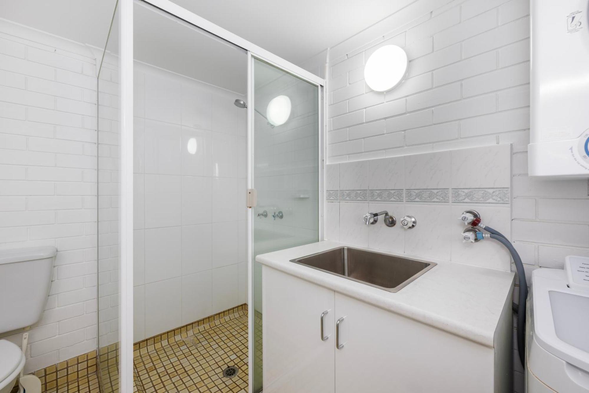 Apartment Surfers Paradise- Meters From The Beach!