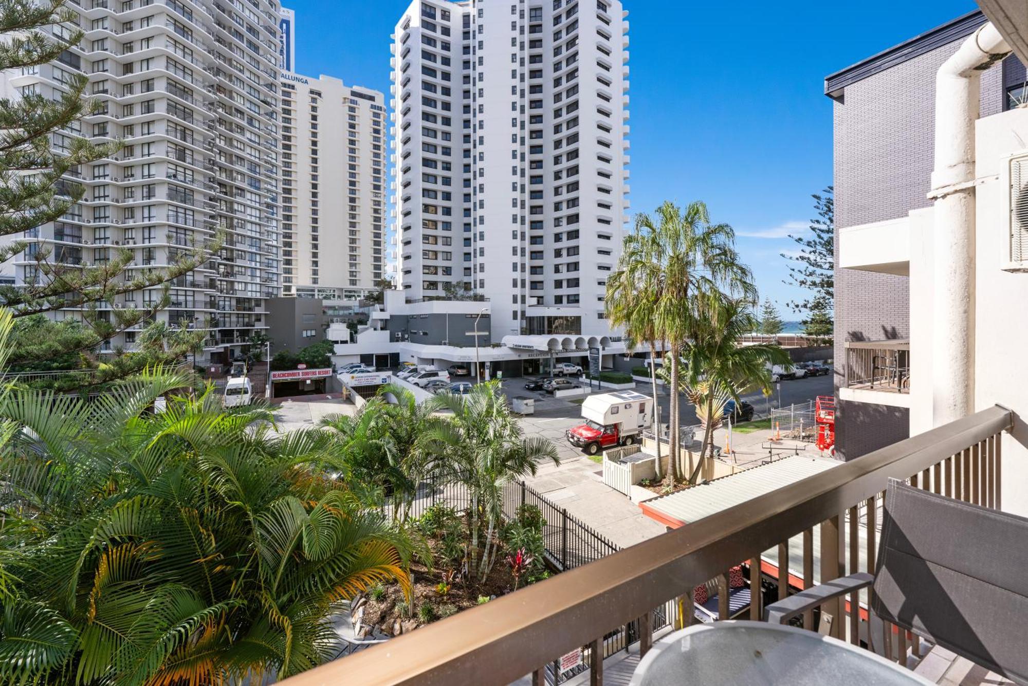 Apartment Surfers Paradise- Meters From The Beach! Gold Coast