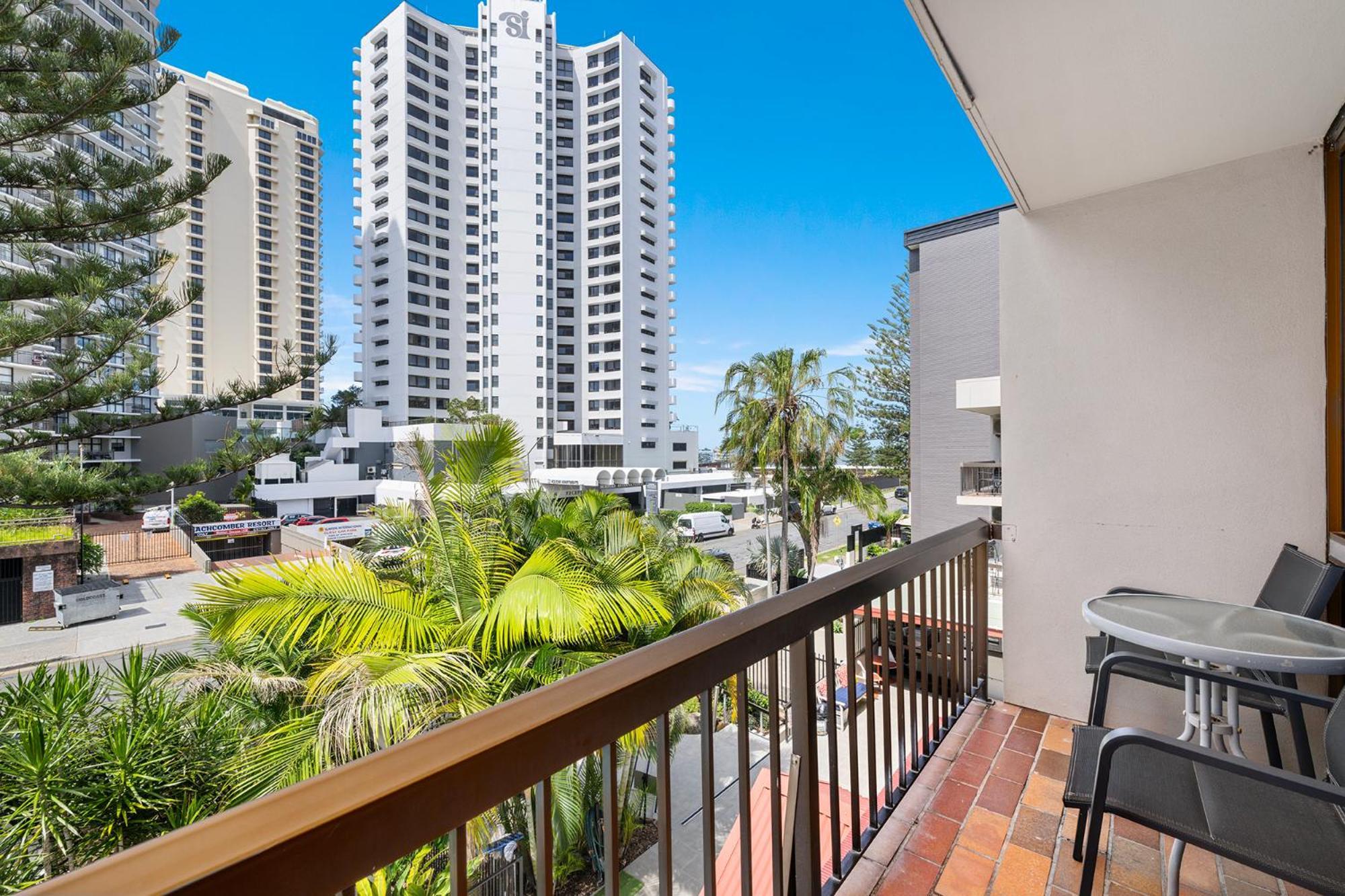 Surfers Paradise- Meters From The Beach! Apartment *