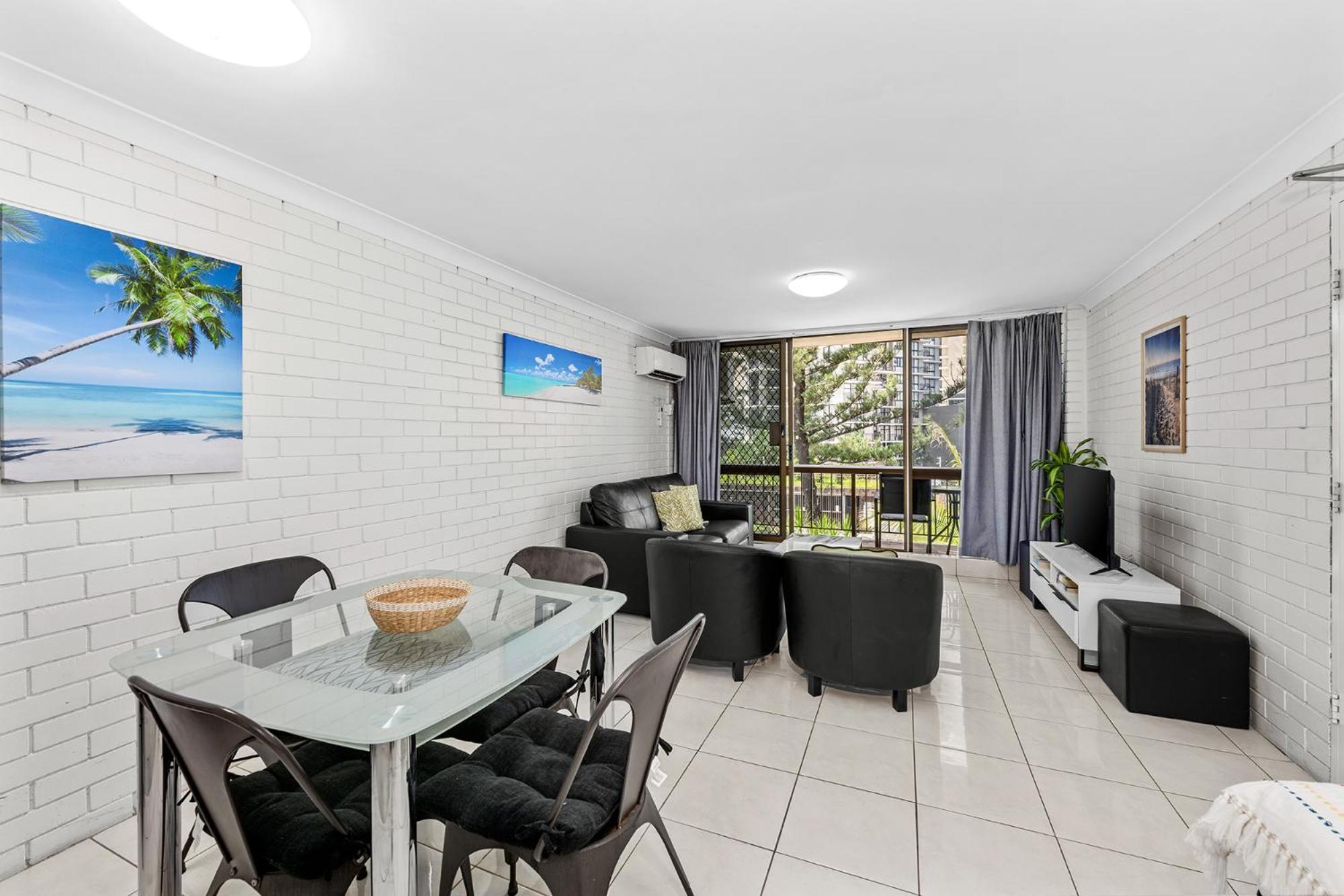Surfers Paradise- Meters From The Beach! Gold Coast