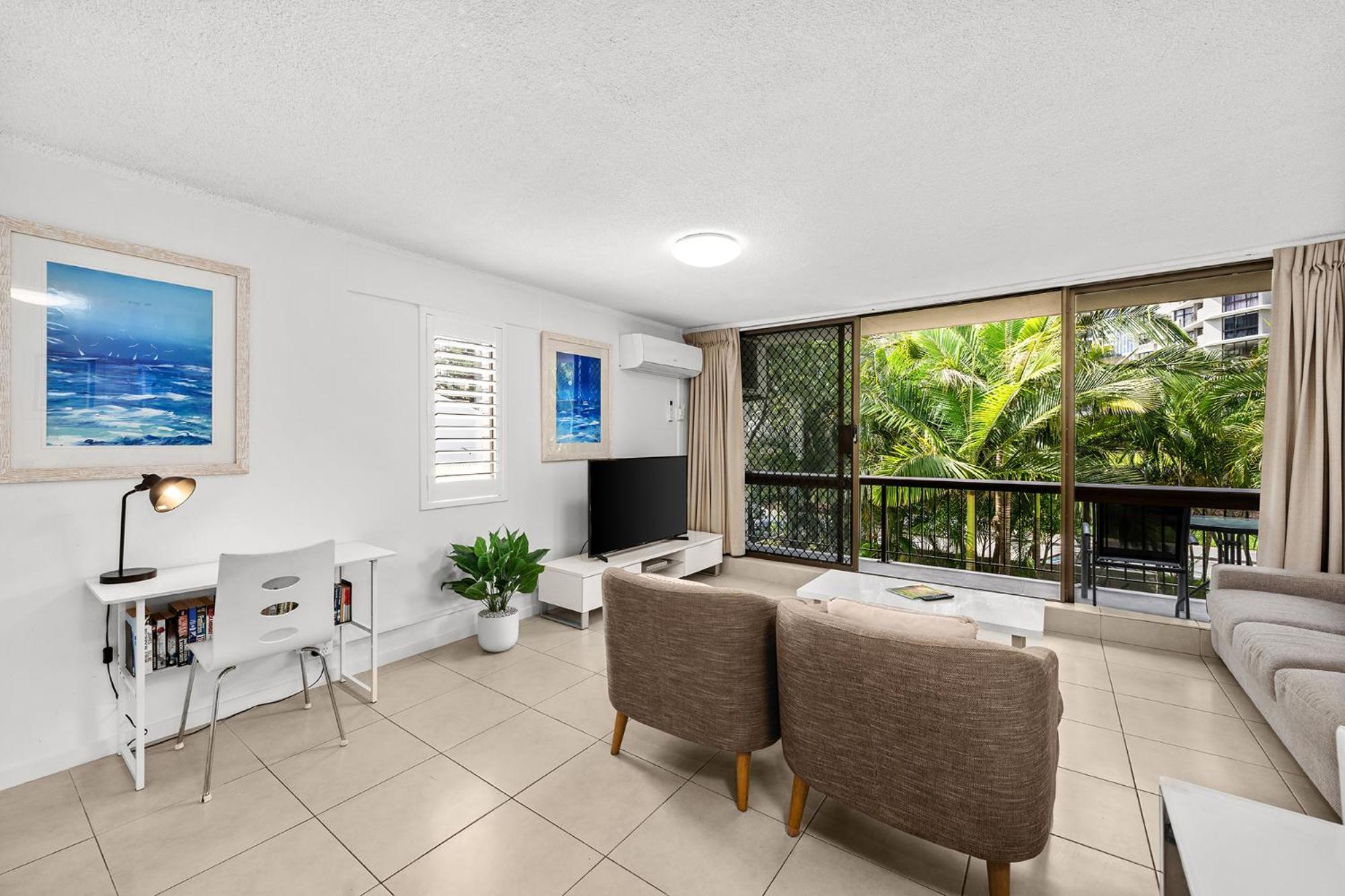 Surfers Paradise- Meters From The Beach! Apartment *