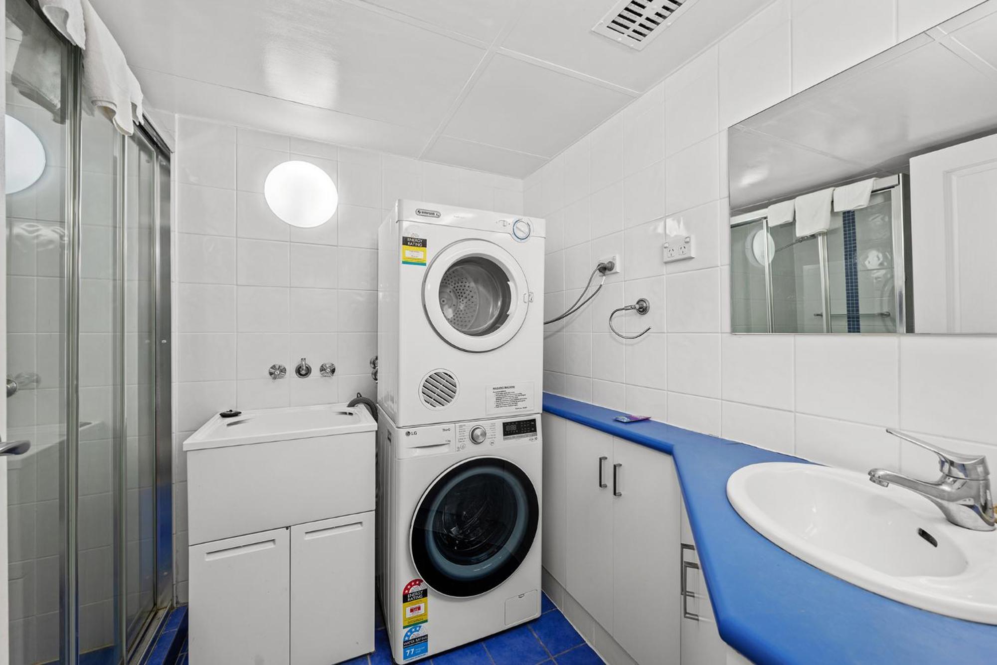 Apartment Surfers Paradise- Meters From The Beach! *